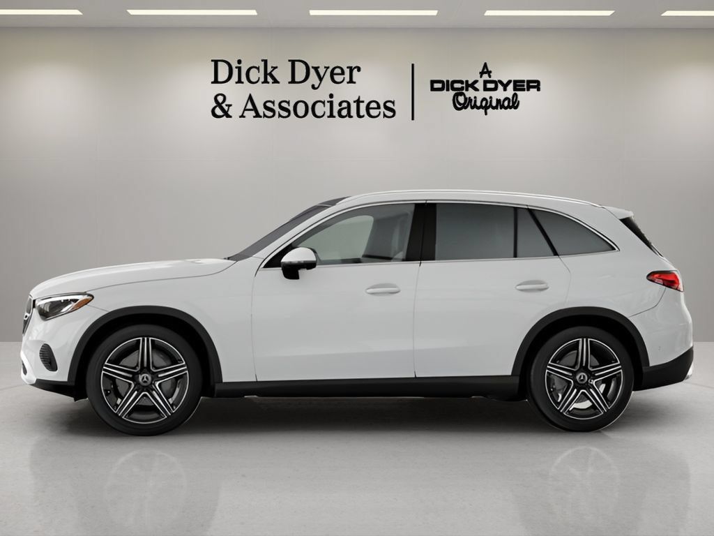 Used 2026 Mercedes-Benz GLC 300 image 30