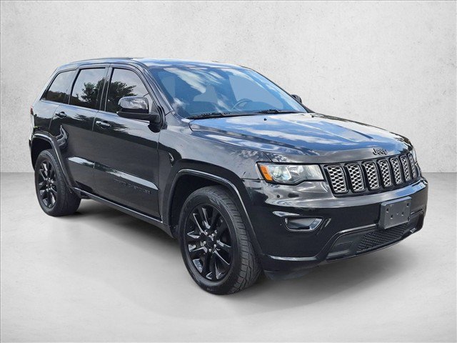 Used 2019 Jeep Grand Cherokee Altitude AWD/4WD image 3