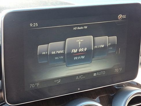 Used 2019 Mercedes-Benz GLC 300 4MATIC w/ Multimedia Package image 17