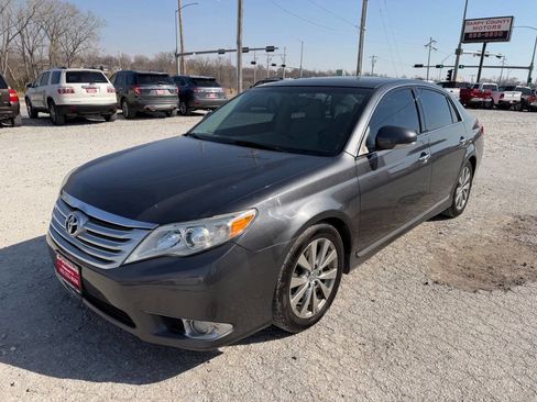 Used 2011 Toyota Avalon Limited image 7
