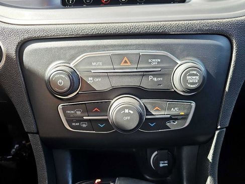 Used 2023 Dodge Charger SXT image 31