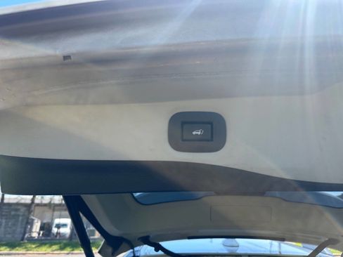 Used 2018 Nissan Rogue SL w/ Premium Package image 8