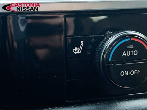 Used 2024 Nissan Pathfinder SV image 26