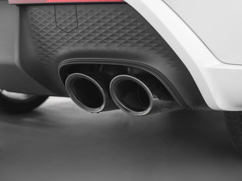 Certified 2025 Porsche Macan GTS image 21