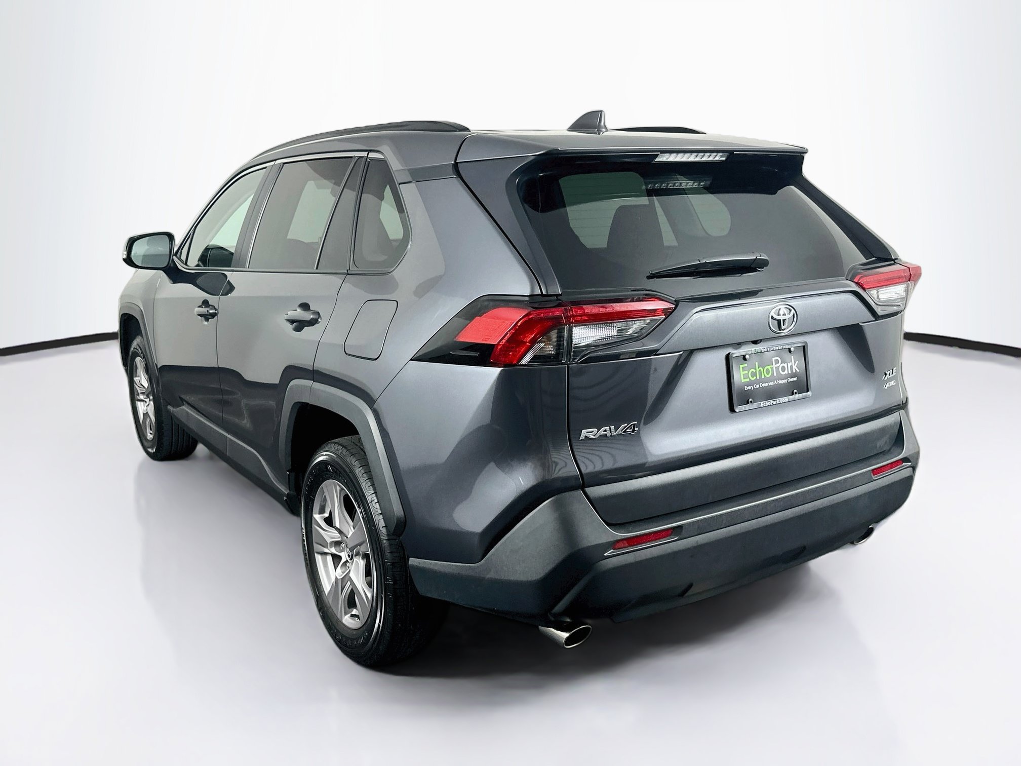 Used 2025 Toyota RAV4 XLE AWD/4WD image 5