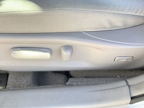 Used 2010 Toyota Camry LE image 15