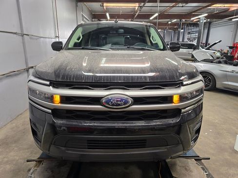 Used 2024 Ford Expedition XLT image 6
