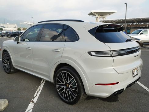 Used 2024 Porsche Cayenne S AWD/4WD image 29