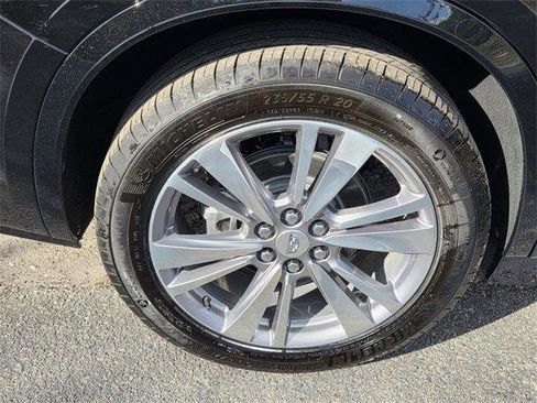 Certified 2025 Cadillac XT6 Premium Luxury image 12