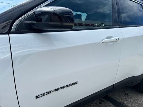 Certified 2025 Jeep Compass Limited AWD/4WD image 10