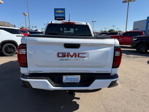 Used 2024 GMC Canyon Denali AWD/4WD image 8