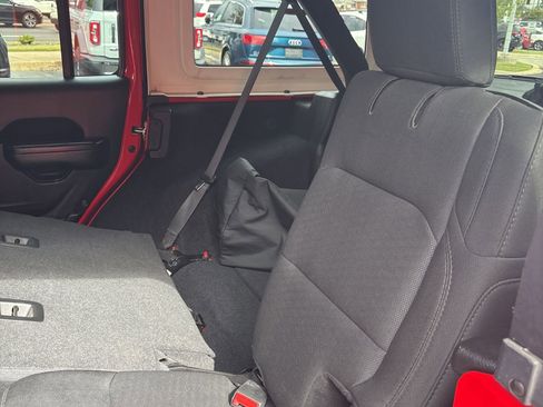 Used 2020 Jeep Wrangler Unlimited Willys image 25