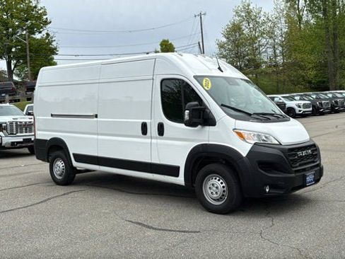 Used 2025 RAM ProMaster 2500 w/ Convenience Group FWD image 2