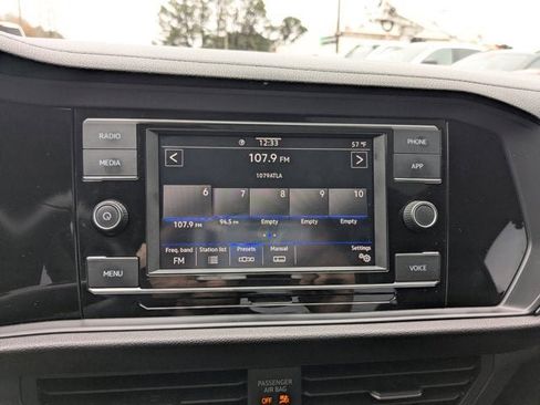 Used 2023 Volkswagen Jetta SE image 21