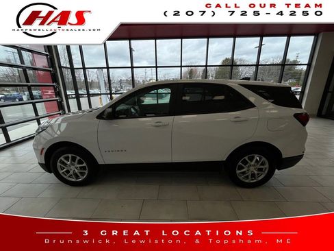 Used 2023 Chevrolet Equinox LS w/ LS Convenience Package AWD/4WD image 2