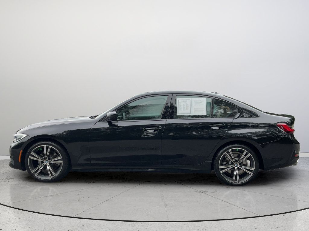 Used 2022 BMW 330i Sedan w/ Driving Assistance Package RWD image 9