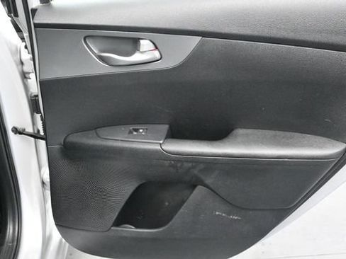 Used 2019 Kia Forte LXS FWD image 12