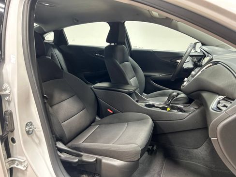 Used 2020 Chevrolet Malibu LT FWD image 31