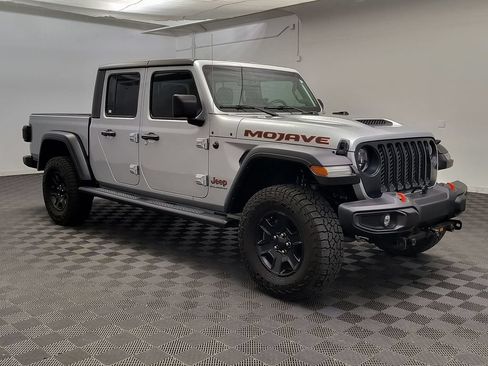 Used 2023 Jeep Gladiator Mojave w/ LED Lighting Group AWD/4WD image 7