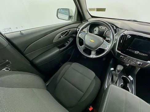 Used 2022 Chevrolet Traverse LT w/ LPO, Cargo Package FWD image 9