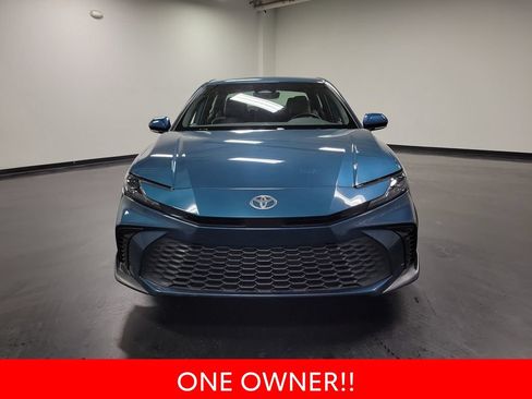 Used 2026 Toyota Camry SE w/ Convenience Package FWD image 3