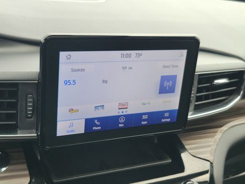 Used 2022 Ford Explorer Limited w/ Equipment Group 301A AWD/4WD image 28