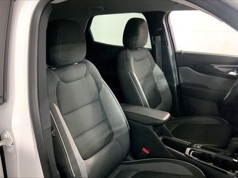 Used 2025 Chevrolet TrailBlazer LT AWD/4WD image 7
