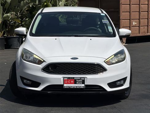 Used 2016 Ford Focus SE w/ Equipment Group 201A FWD image 7