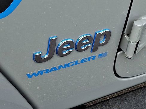 Used 2023 Jeep Wrangler Unlimited Rubicon 4xe AWD/4WD image 32