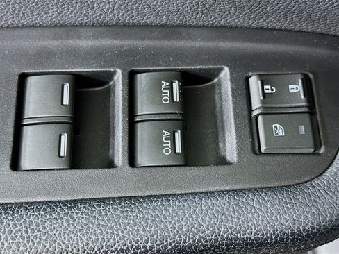 Used 2019 Honda Pilot Touring image 15