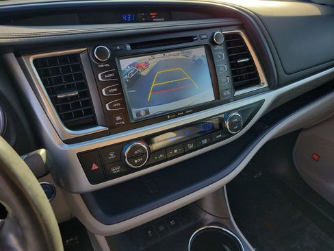 Used 2019 Toyota Highlander Limited image 30