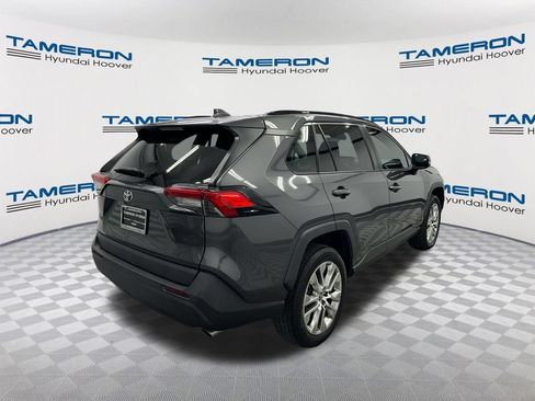 Used 2022 Toyota RAV4 XLE Premium FWD image 5