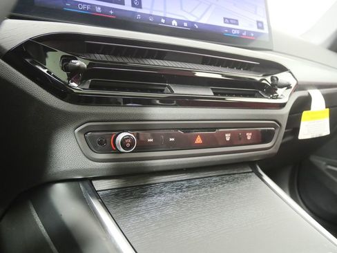 Certified 2025 BMW 330i Sedan image 27