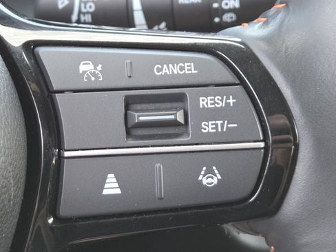 Certified 2025 Honda HR-V Sport image 7