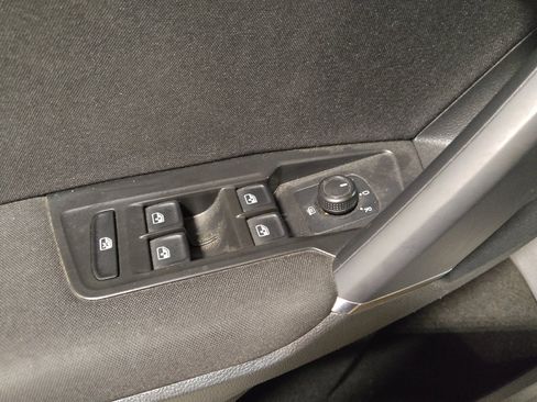 Used 2020 Volkswagen Tiguan S FWD image 27