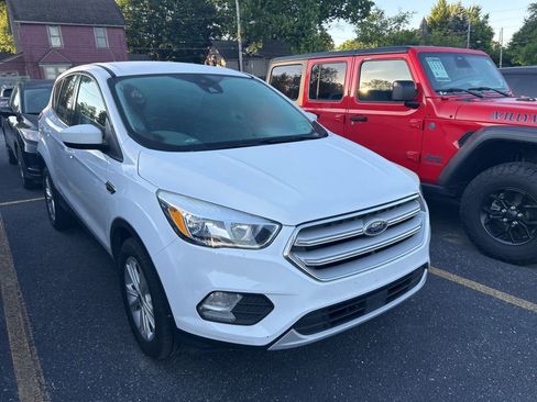 Used 2019 Ford Escape SE FWD image 6