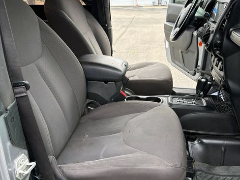 Used 2017 Jeep Wrangler Sport AWD/4WD image 19