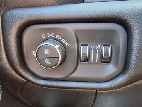 Used 2026 RAM 2500 Laramie AWD/4WD image 14