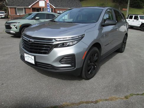 Used 2023 Chevrolet Equinox LS w/ LS Convenience Package image 1