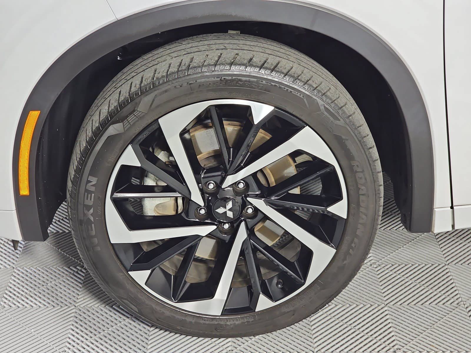 Used 2024 Mitsubishi Outlander SEL FWD image 10