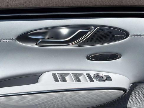 Certified 2026 Genesis GV70 2.5T Advanced AWD/4WD image 12