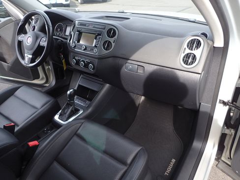 Used 2012 Volkswagen Tiguan SE image 13