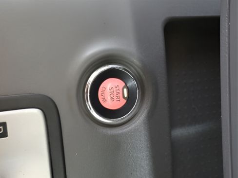 Used 2020 Nissan Frontier SV w/ Midnight Edition Floor Mats RWD image 17