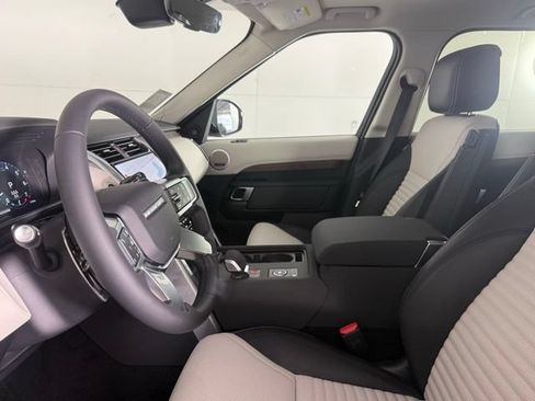 New 2026 Land Rover Discovery S AWD/4WD image 34