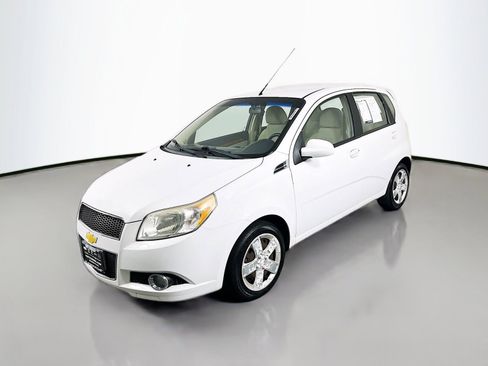 Used 2011 Chevrolet Aveo5 LT FWD image 3