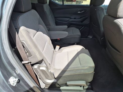 Used 2020 Chevrolet Traverse LT FWD image 28