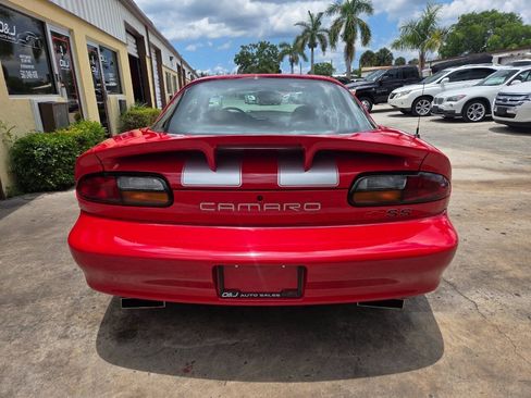Used 2002 Chevrolet Camaro Z28 w/ SS Performance/Appearance Pkg RWD image 6