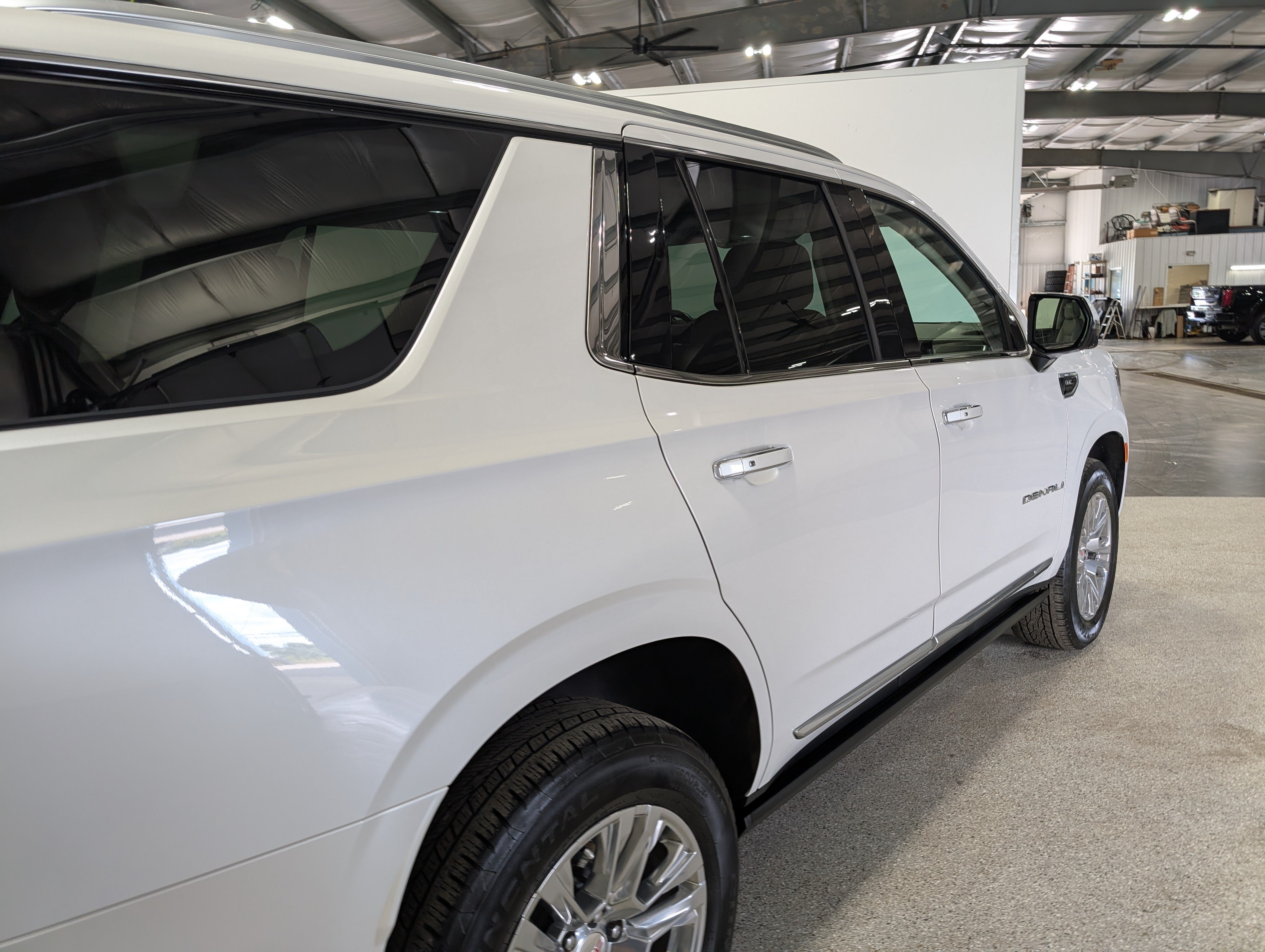 Used 2022 GMC Yukon Denali AWD/4WD image 3