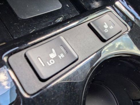 Used 2021 Toyota Prius XLE image 21