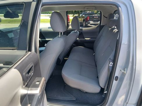 Used 2019 Toyota Tacoma SR5 AWD/4WD image 13